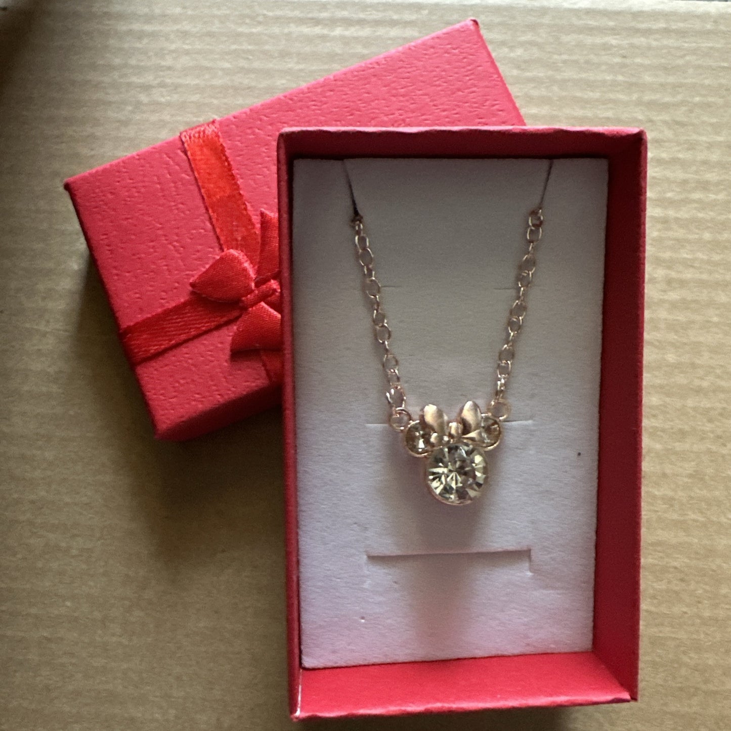 Collier Minnie Mouse avec boîte