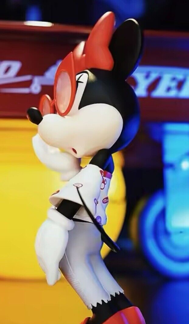 Disney Minnie Mouse Girl Cute Figure 15cm